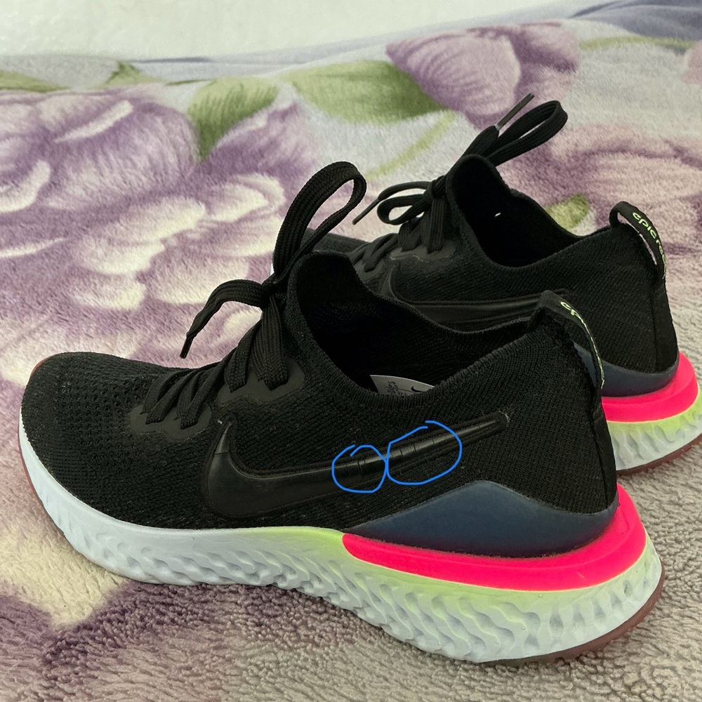 Nike Epic React Flyknit 2 Women’s Athletic Shoes - Picture 14 of 14